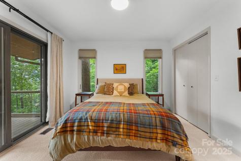 30 Hawktree Lane Waynesville NC 28786