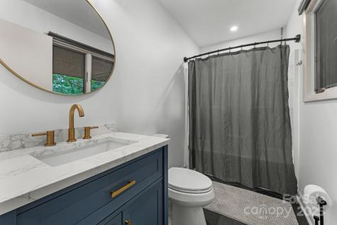 30 Hawktree Lane Waynesville NC 28786