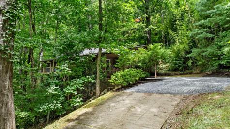 30 Hawktree Lane Waynesville NC 28786