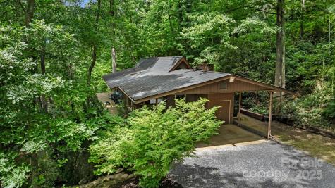 30 Hawktree Lane Waynesville NC 28786