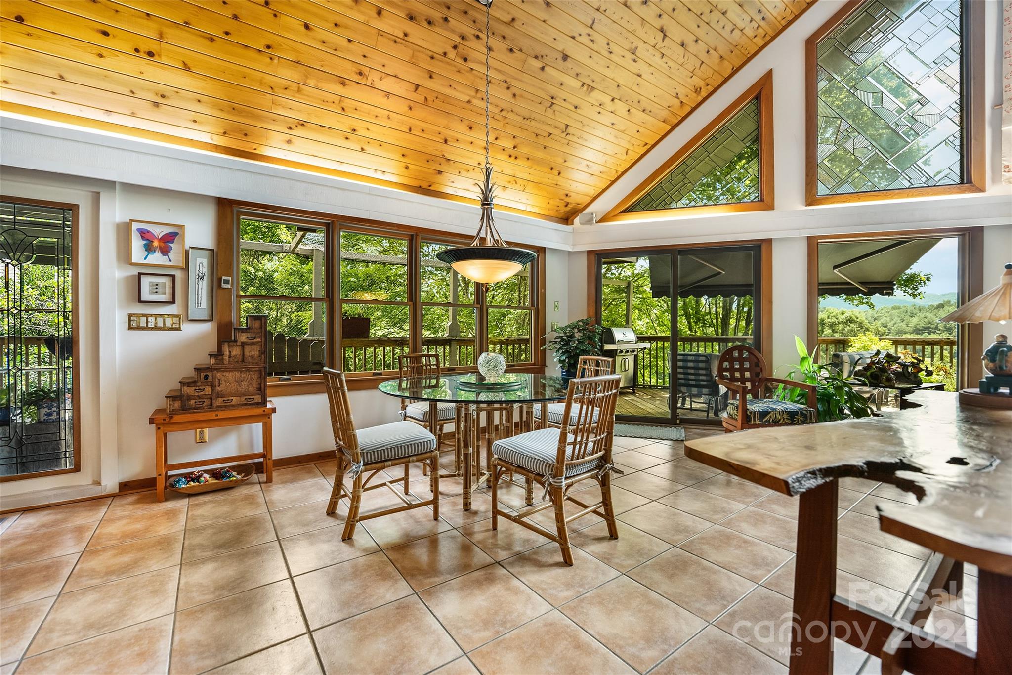 6 Manor Way Weaverville NC 28787
