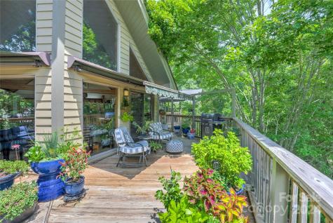 6 Manor Way Weaverville NC 28787