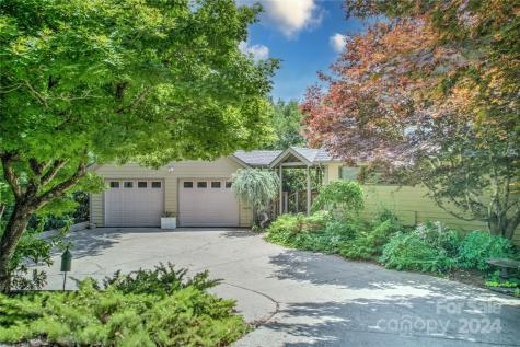 6 Manor Way Weaverville NC 28787