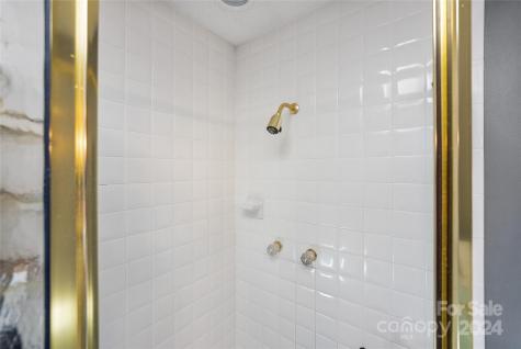6 Manor Way Weaverville NC 28787