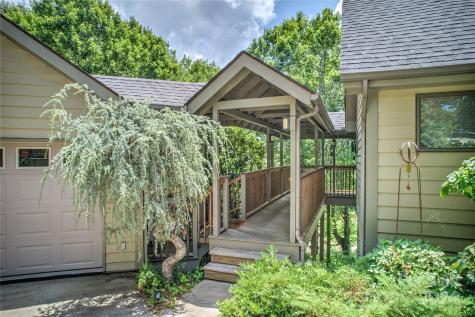 6 Manor Way Weaverville NC 28787
