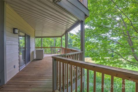6 Manor Way Weaverville NC 28787