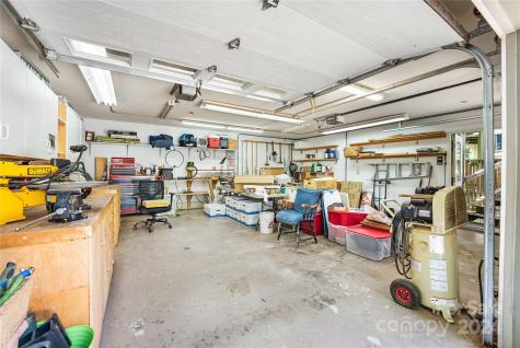 6 Manor Way Weaverville NC 28787