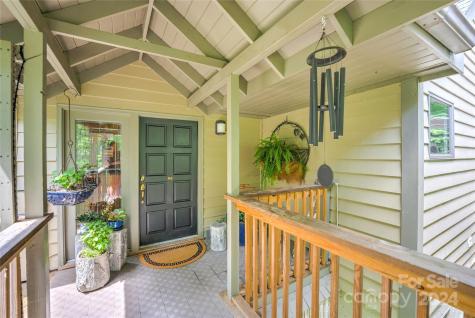 6 Manor Way Weaverville NC 28787