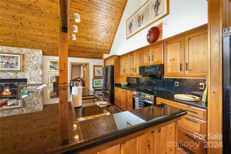 6 Manor Way Weaverville NC 28787
