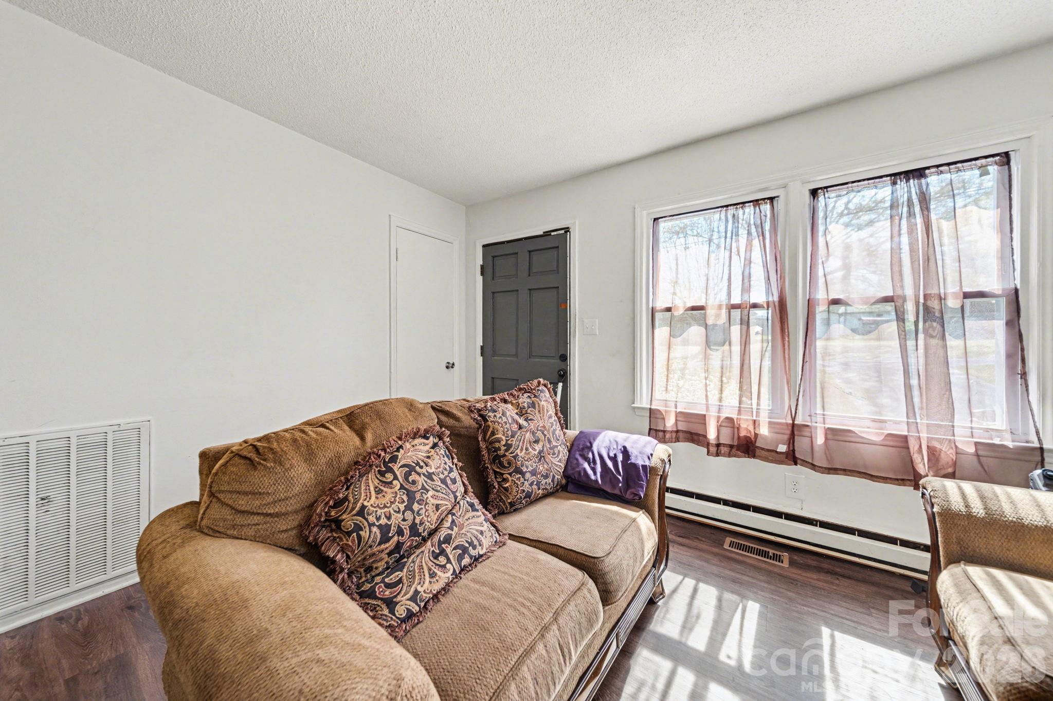 1332 Poston Circle Gastonia NC 28054