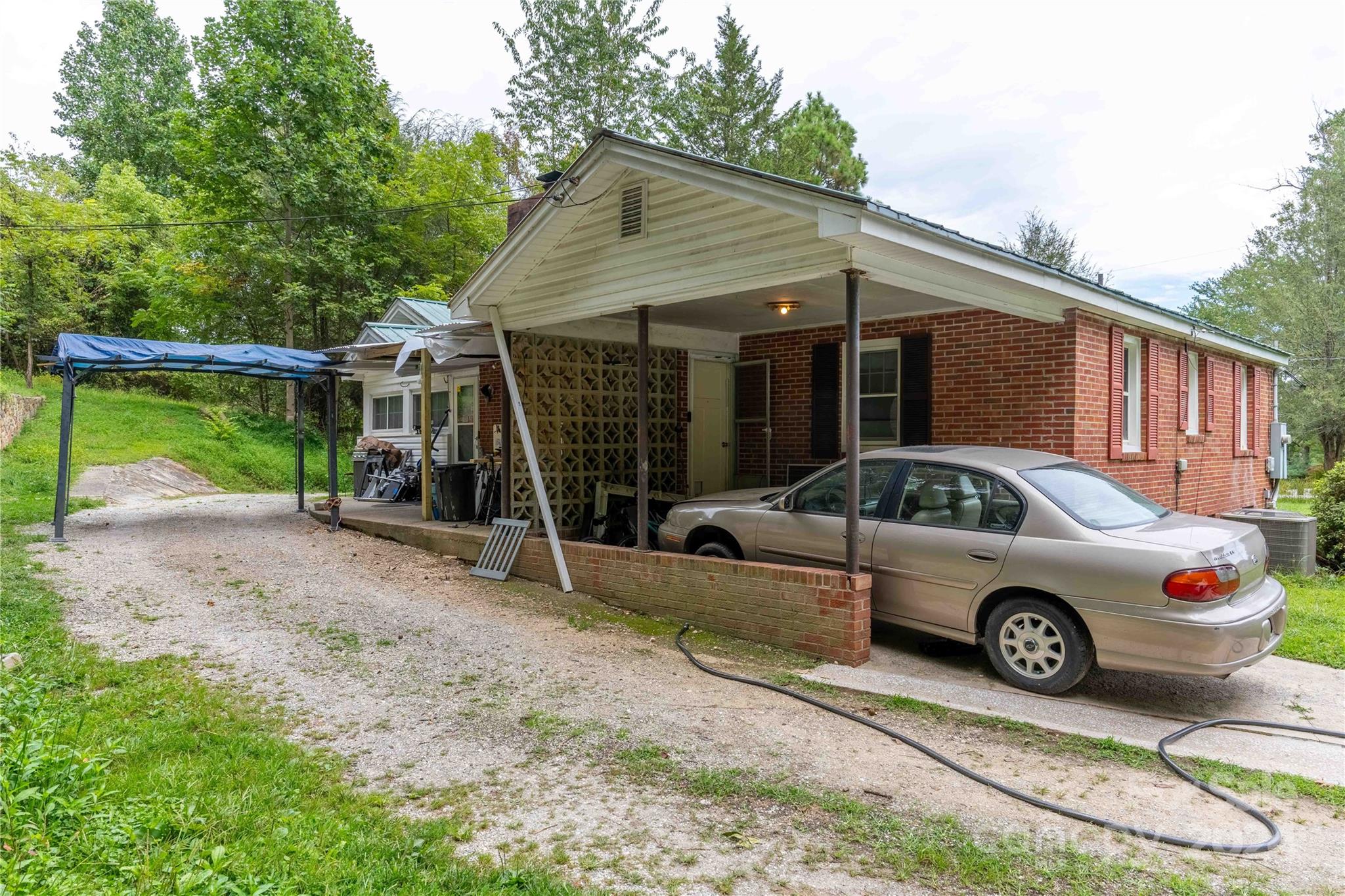 603 Halsbury Avenue Hendersonville NC 28791