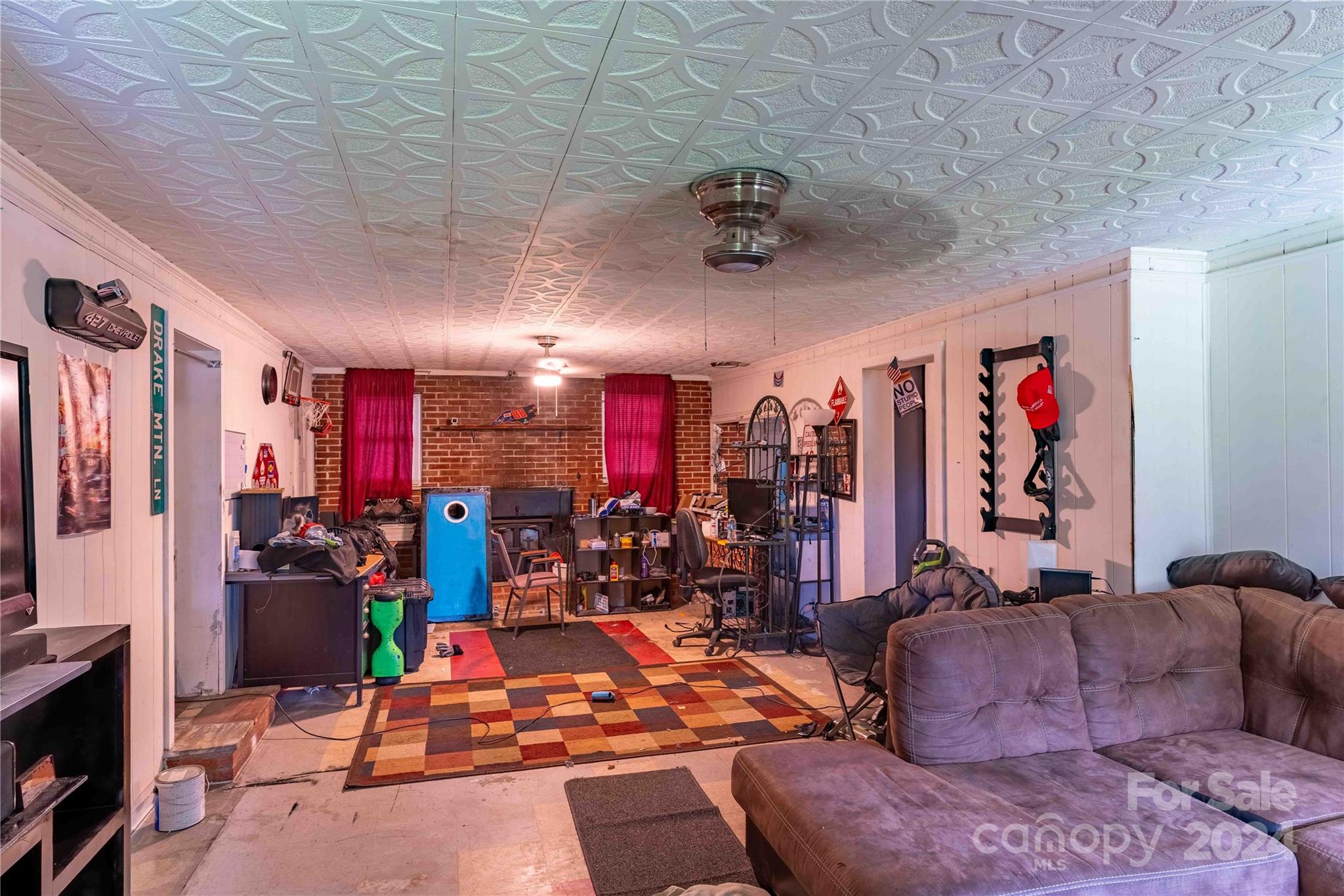 603 Halsbury Avenue Hendersonville NC 28791