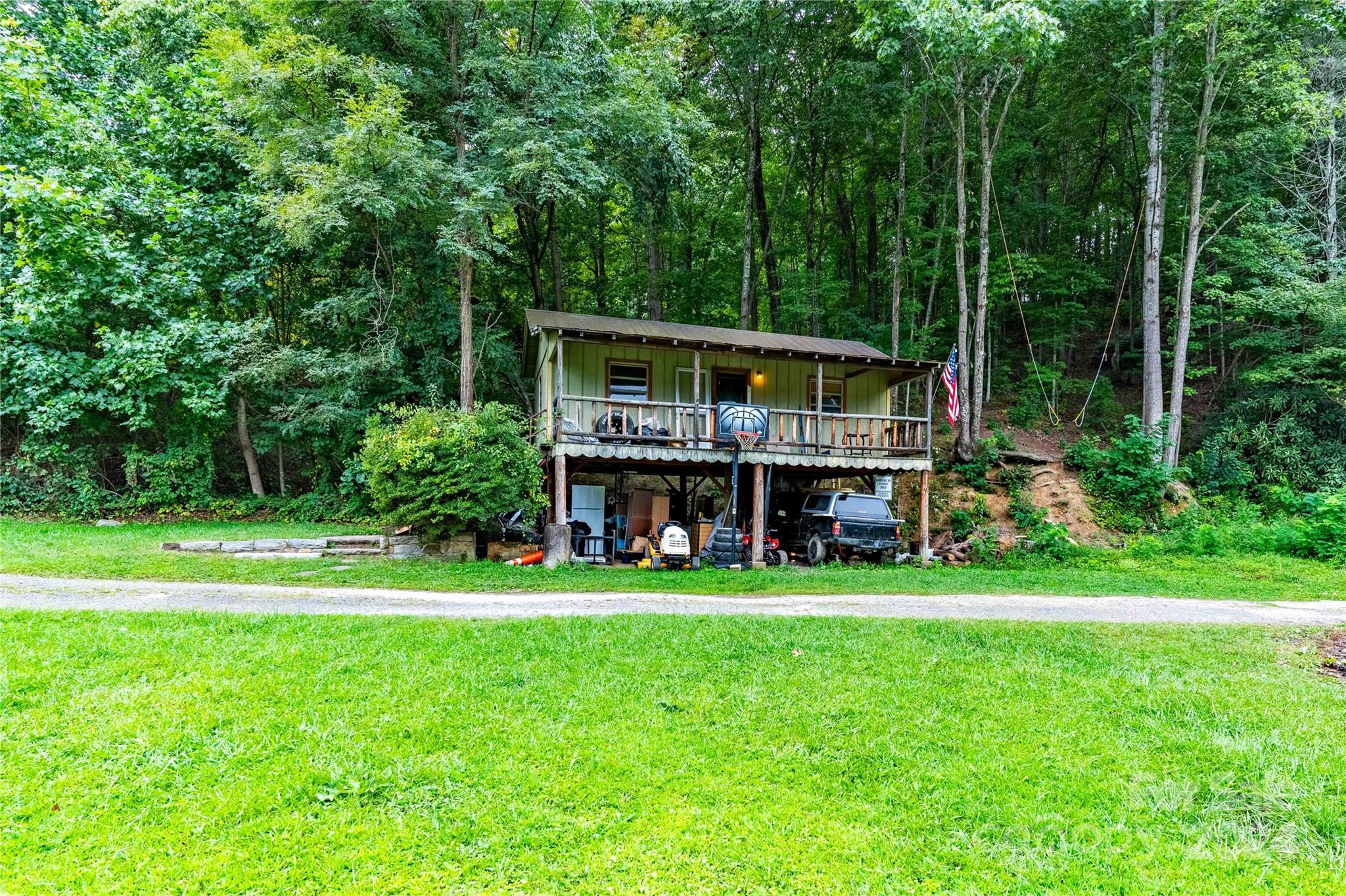 603 Halsbury Avenue Hendersonville NC 28791