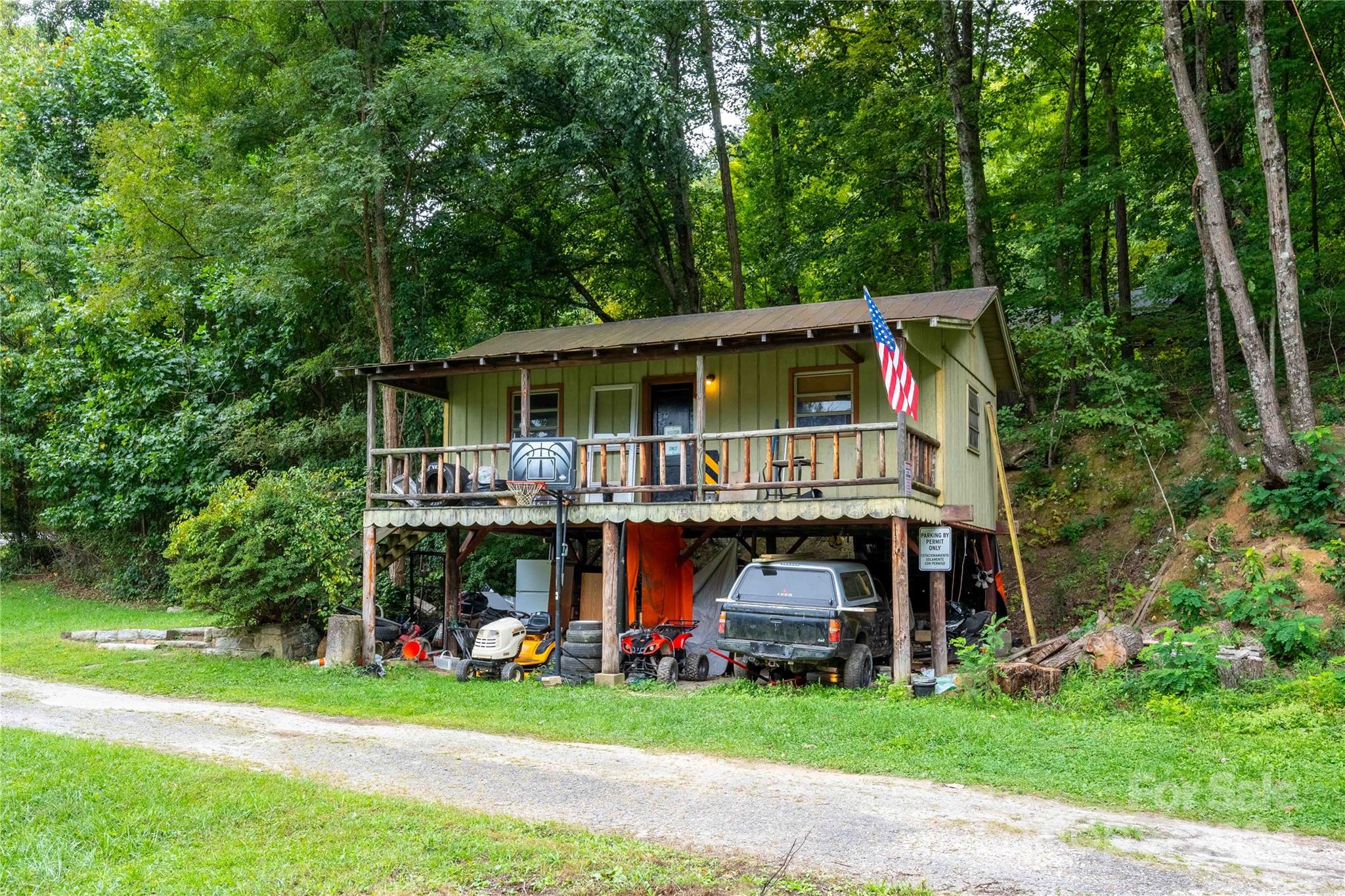 603 Halsbury Avenue Hendersonville NC 28791