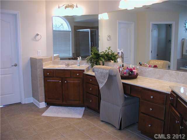 1711 Caddy Court Matthews NC 28104