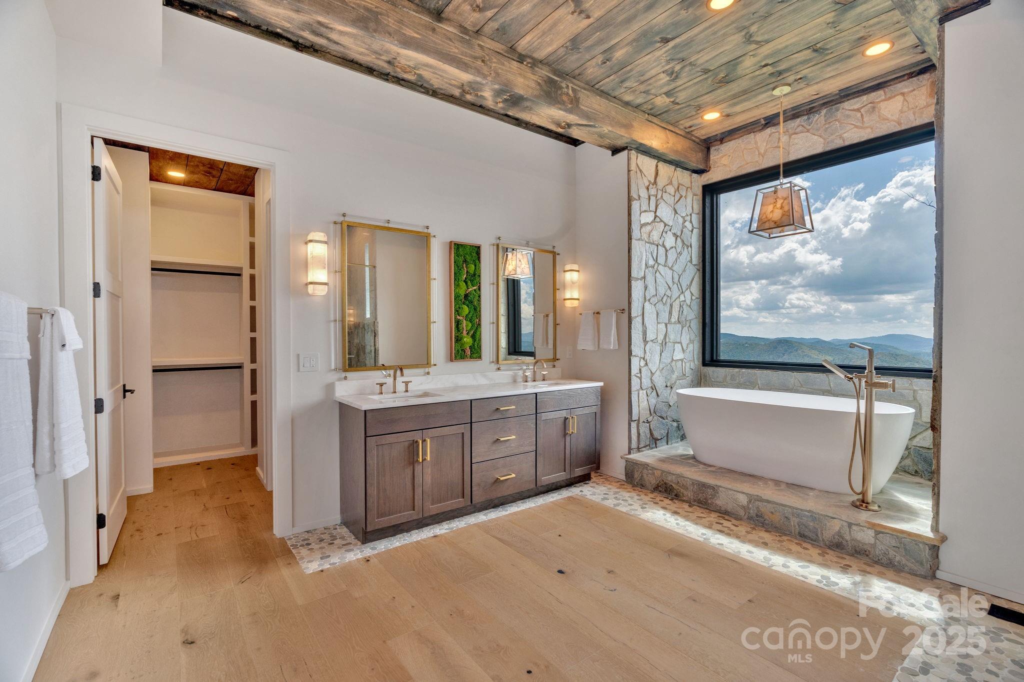 294 Silver Eagle Trail Banner Elk NC 28604