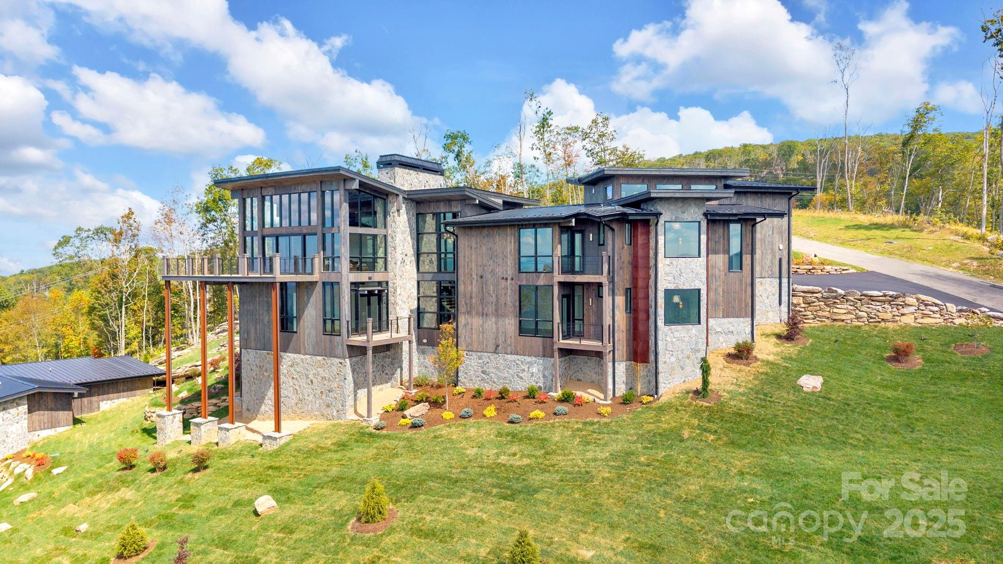 294 Silver Eagle Trail Banner Elk NC 28604