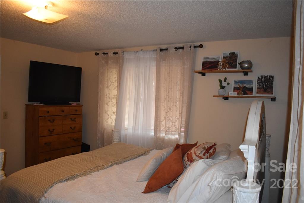 50 Roberta Street Marion NC 28752