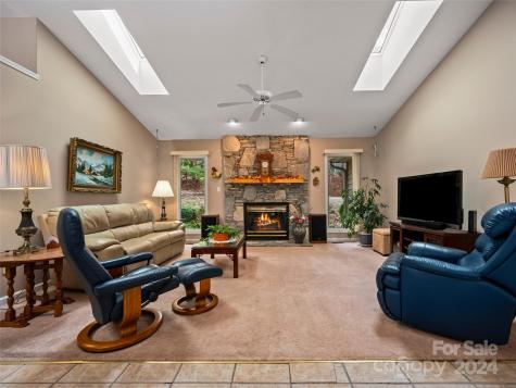 70 Old Hickory Trail Hendersonville NC 28739