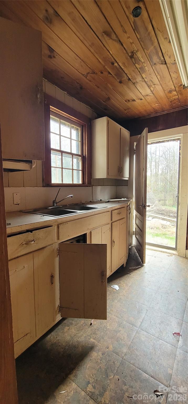 1939 River Road Lincolnton NC 28092