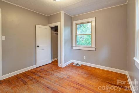 1 Narbeth Road Asheville NC 28806
