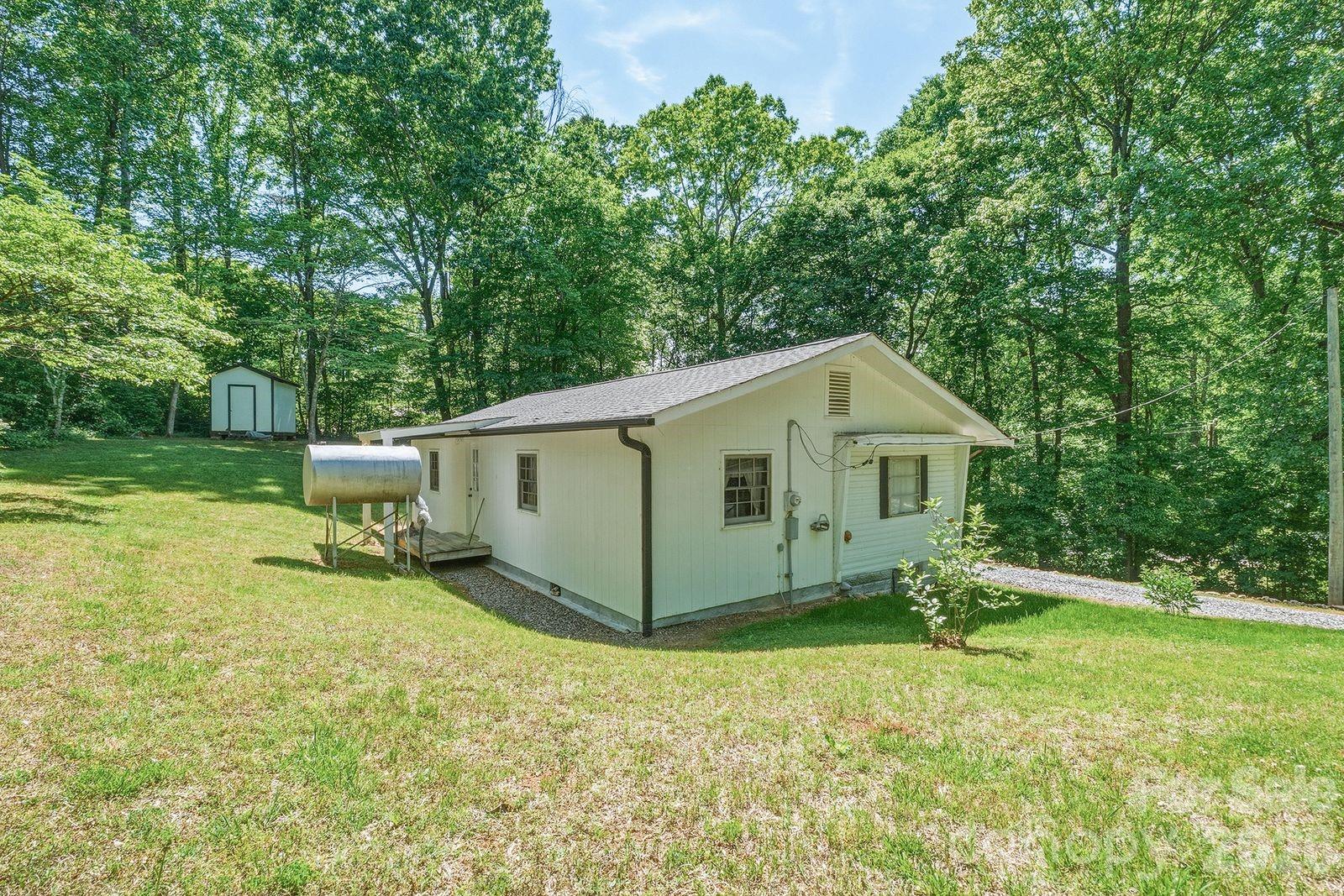 3823 Hickory Highway Statesville NC 28677