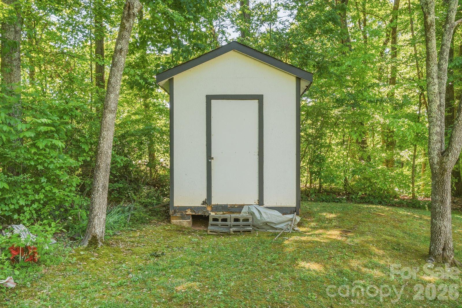 3823 Hickory Highway Statesville NC 28677