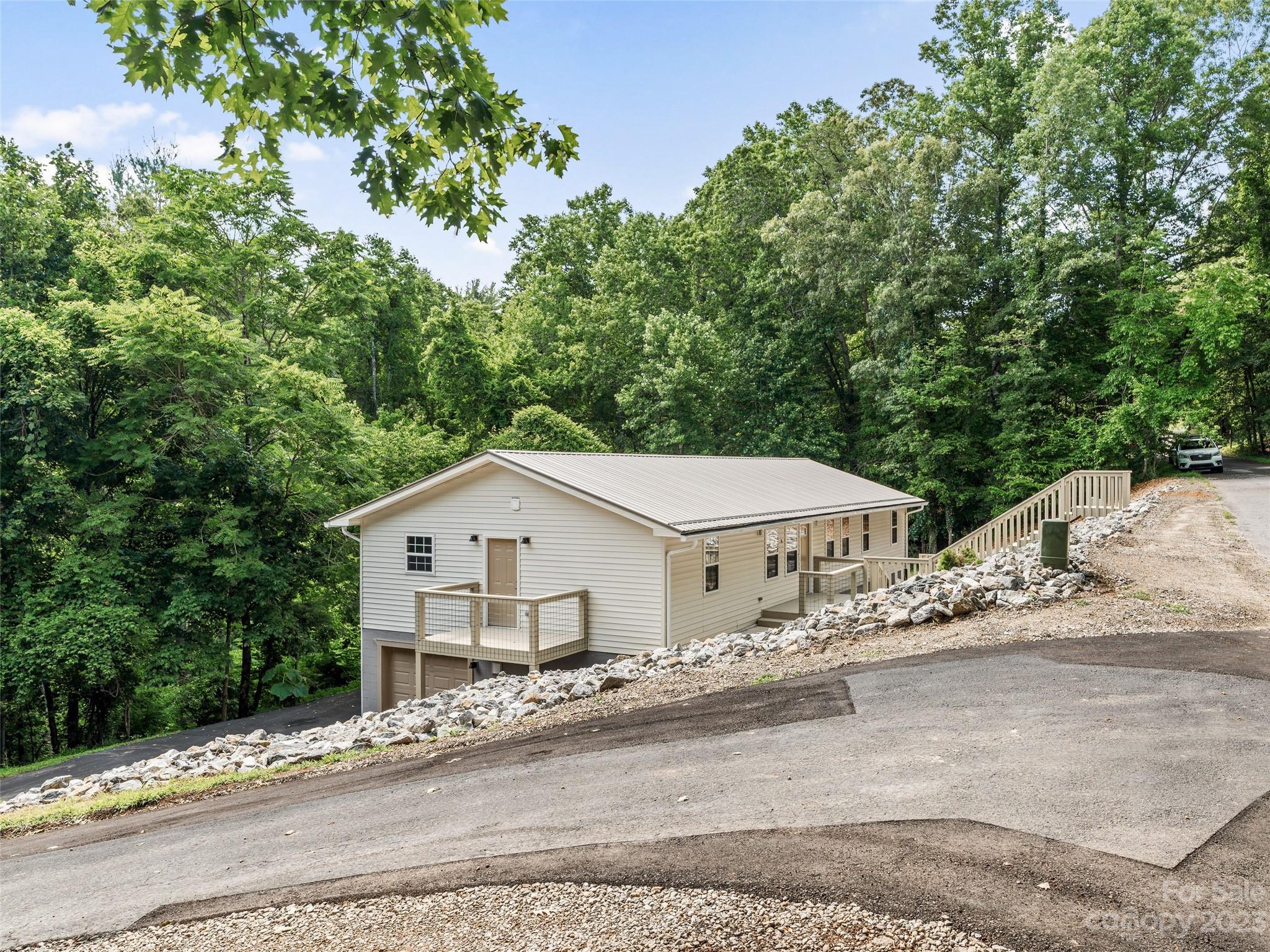 18 Robin Lane Asheville NC 28806