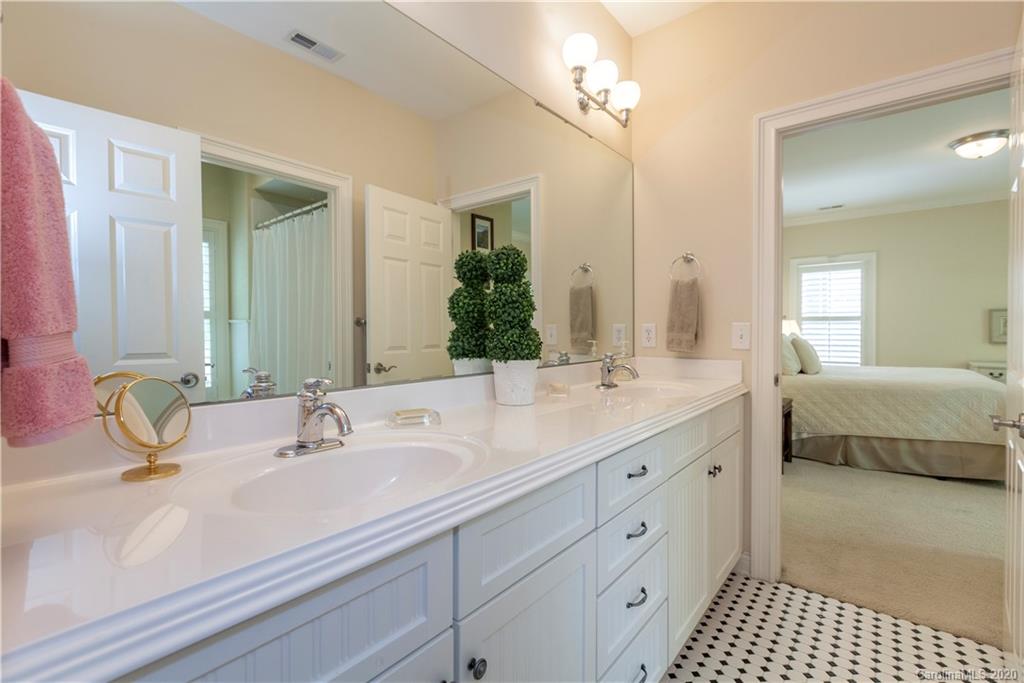 3323 Indian Meadows Lane Charlotte NC 28210