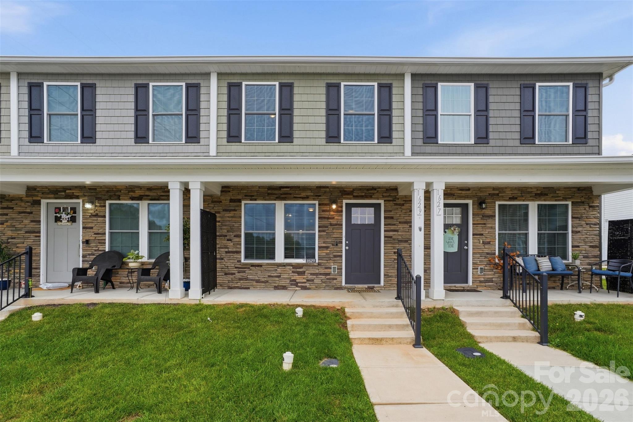 1629 Oak Leaf Drive Hickory NC 28601