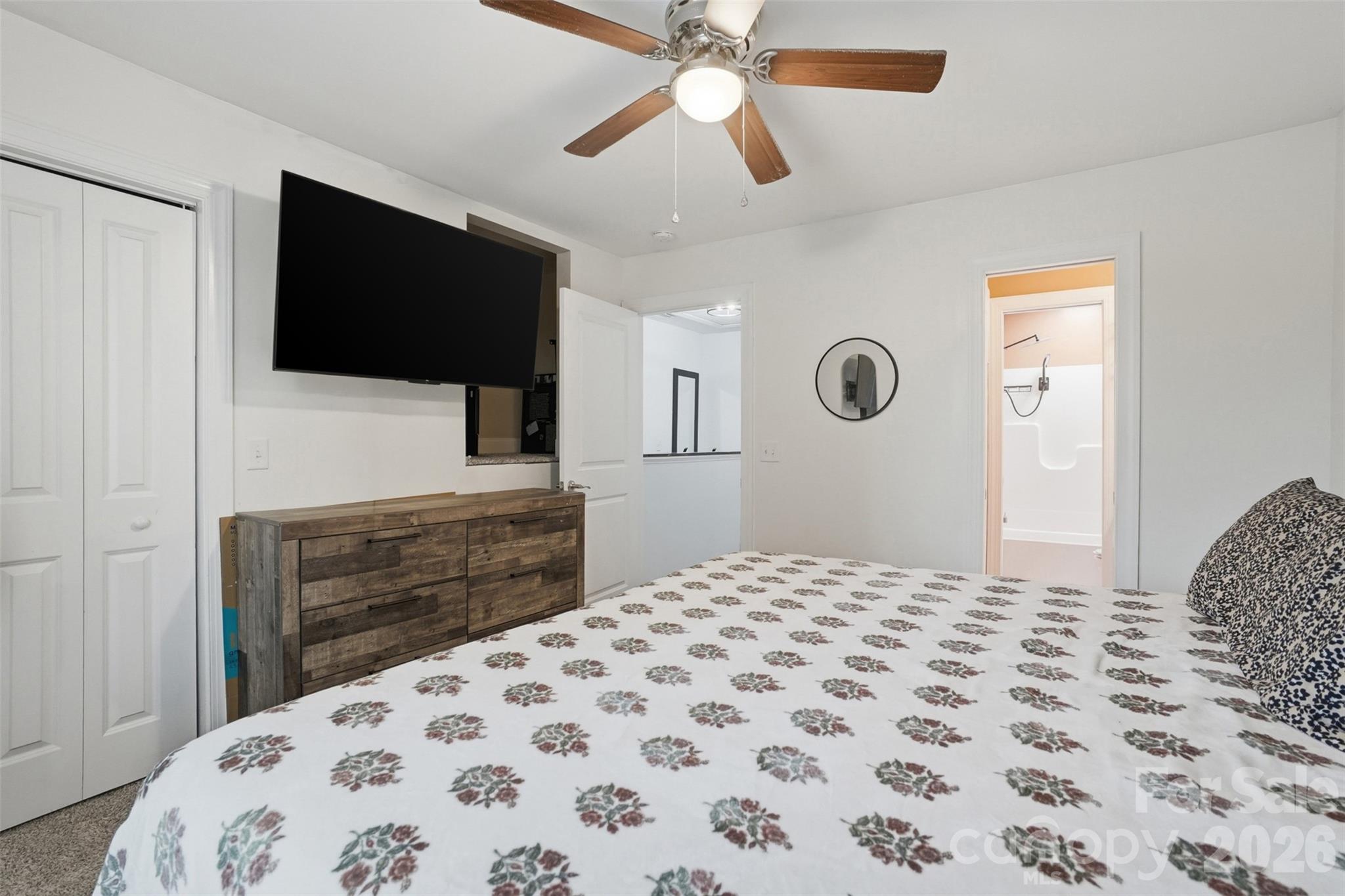 1629 Oak Leaf Drive Hickory NC 28601