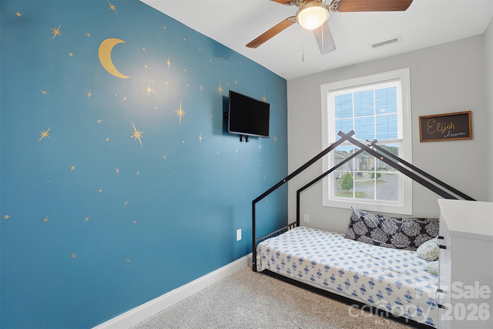 1629 Oak Leaf Drive Hickory NC 28601