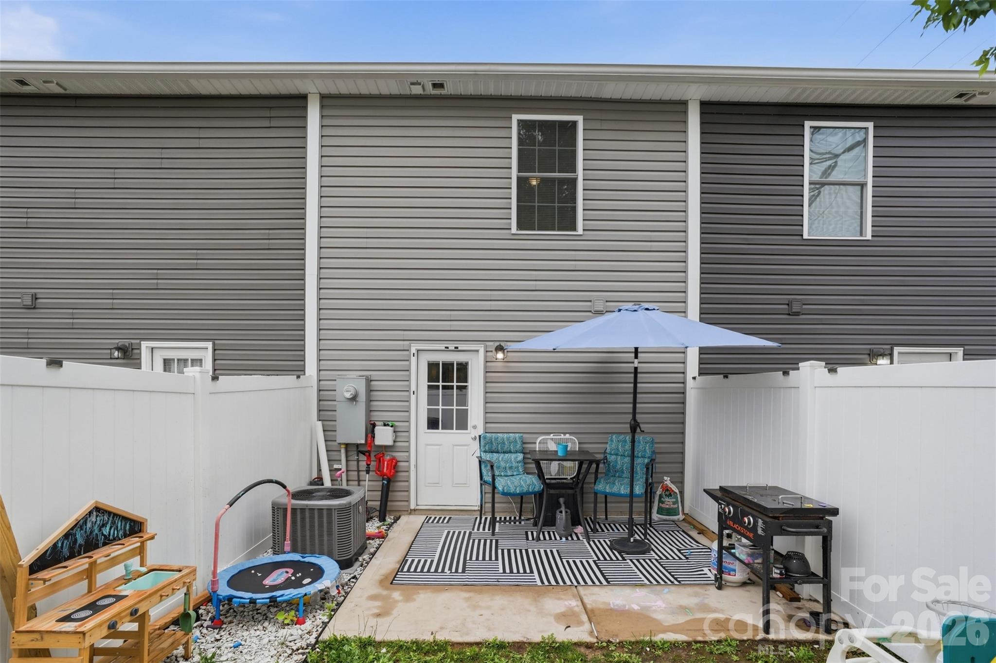 1629 Oak Leaf Drive Hickory NC 28601