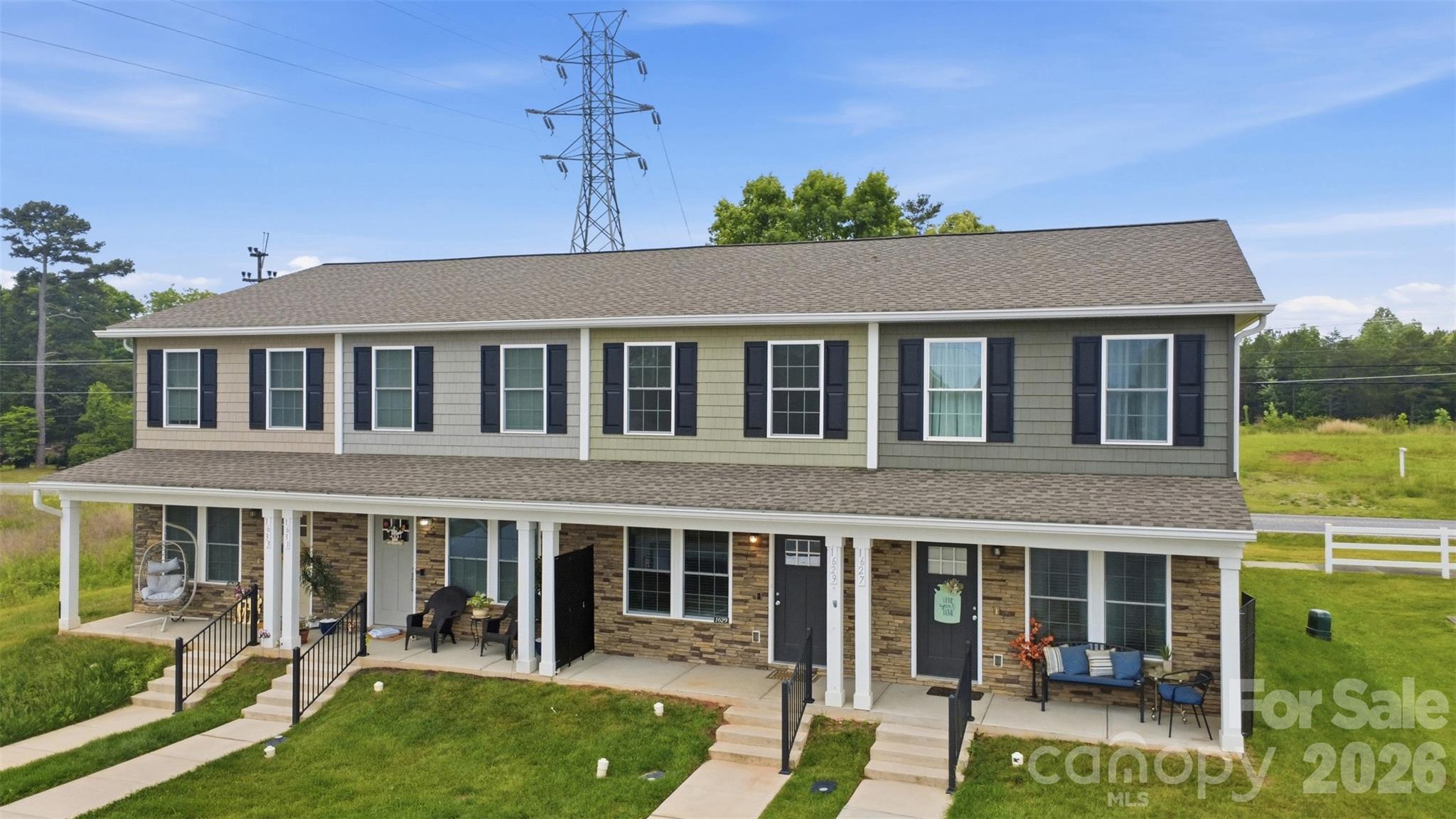 1629 Oak Leaf Drive Hickory NC 28601
