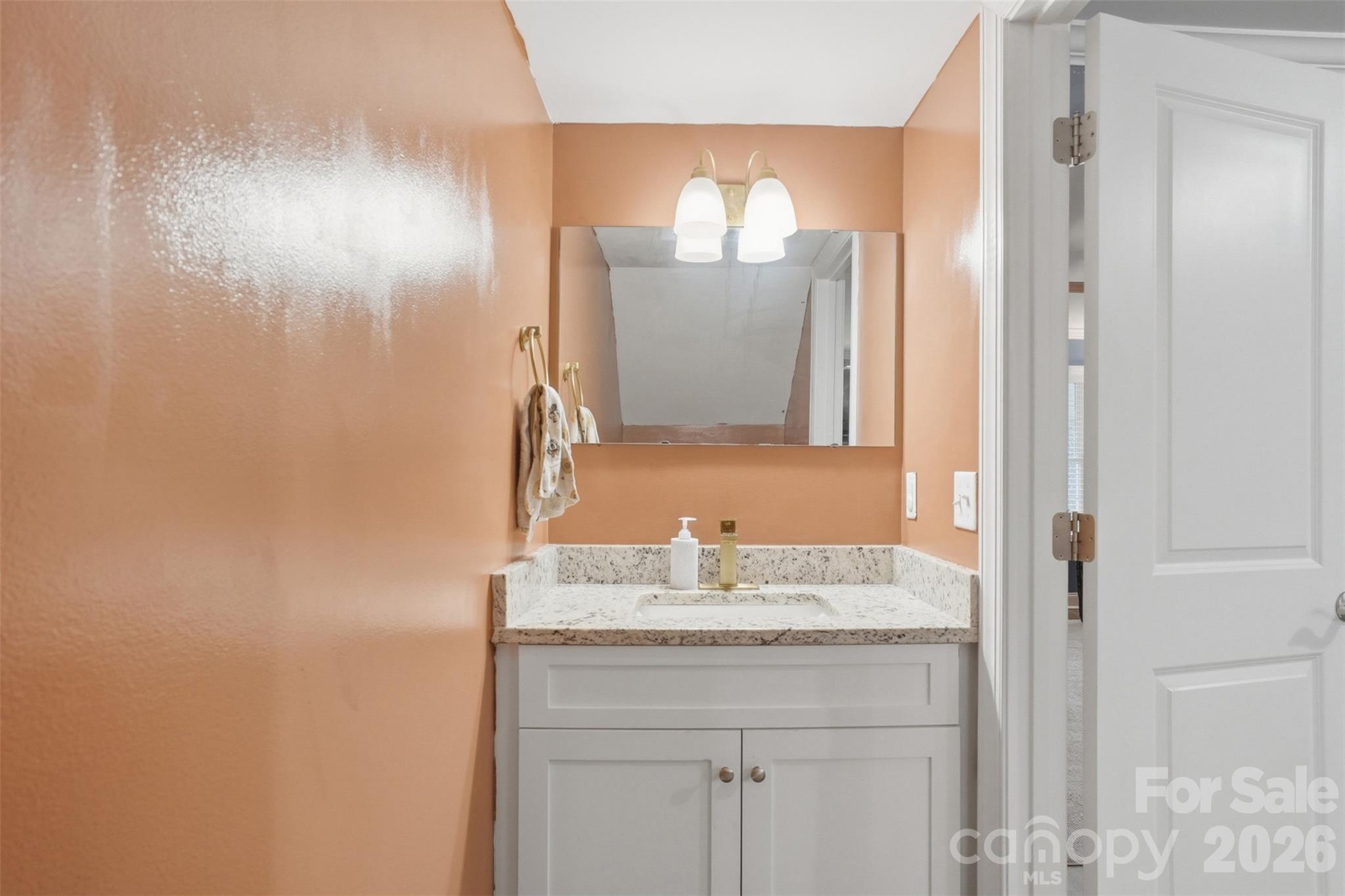1629 Oak Leaf Drive Hickory NC 28601