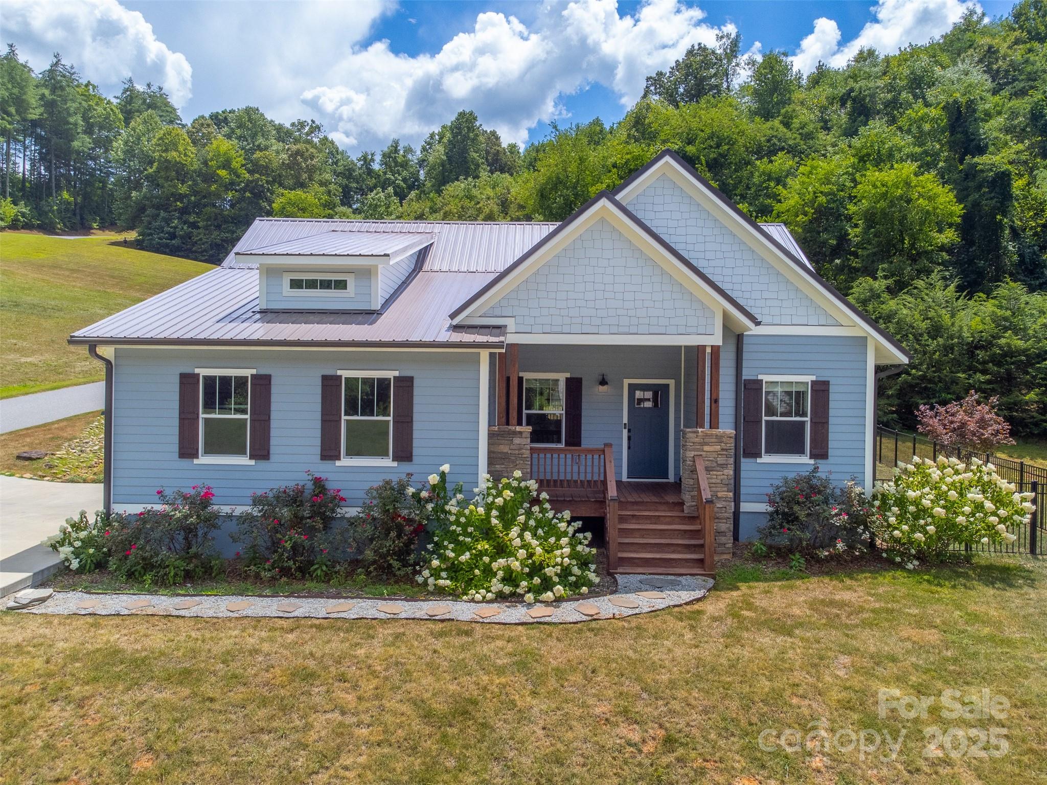 7 N Sundrops Trail Cullowhee NC 28723