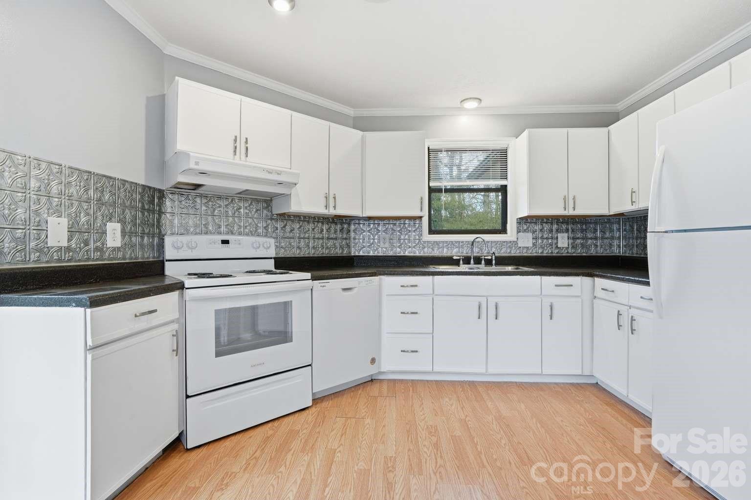 714 Farmington Circle Hendersonville NC 28739