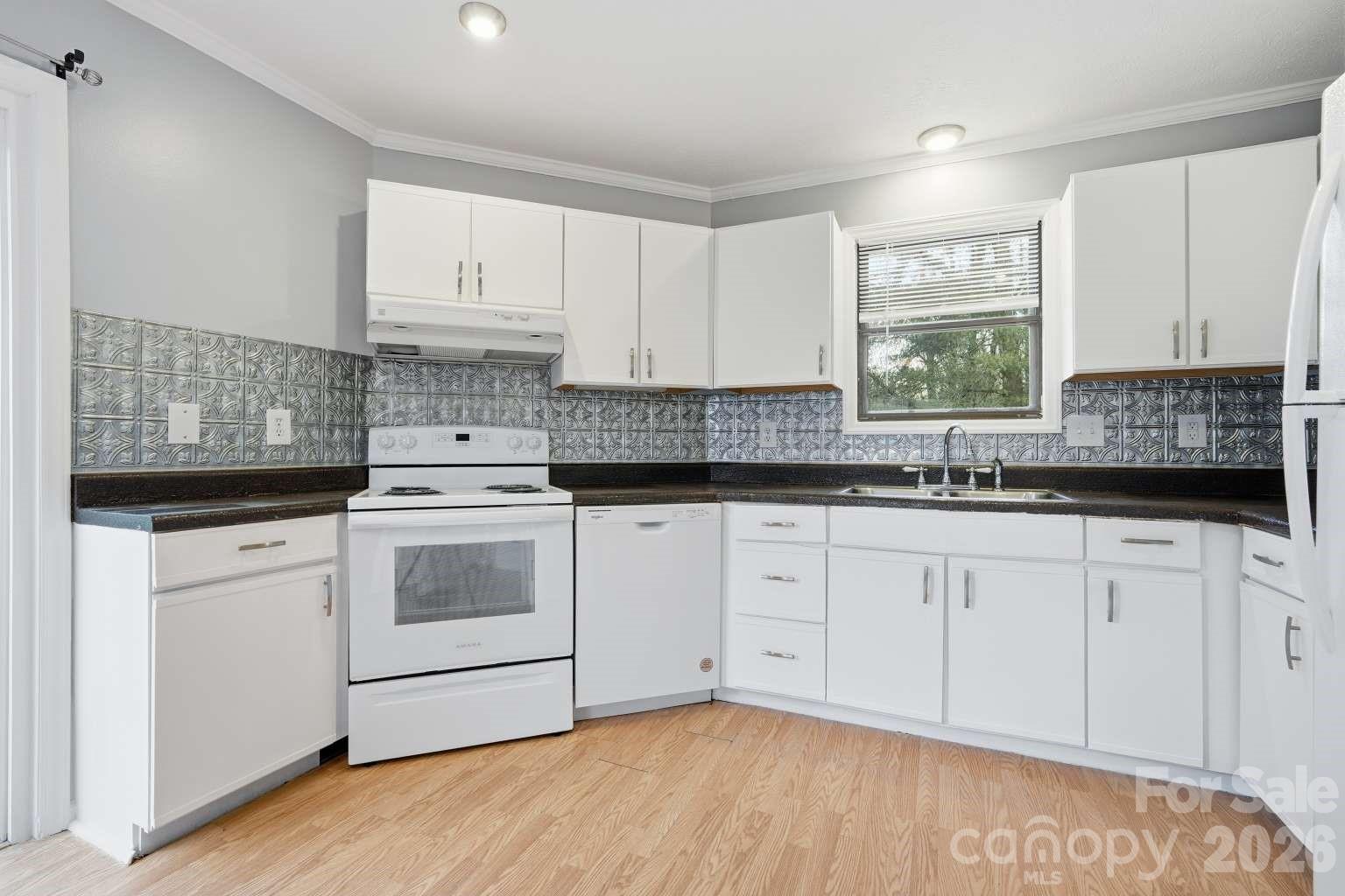 714 Farmington Circle Hendersonville NC 28739