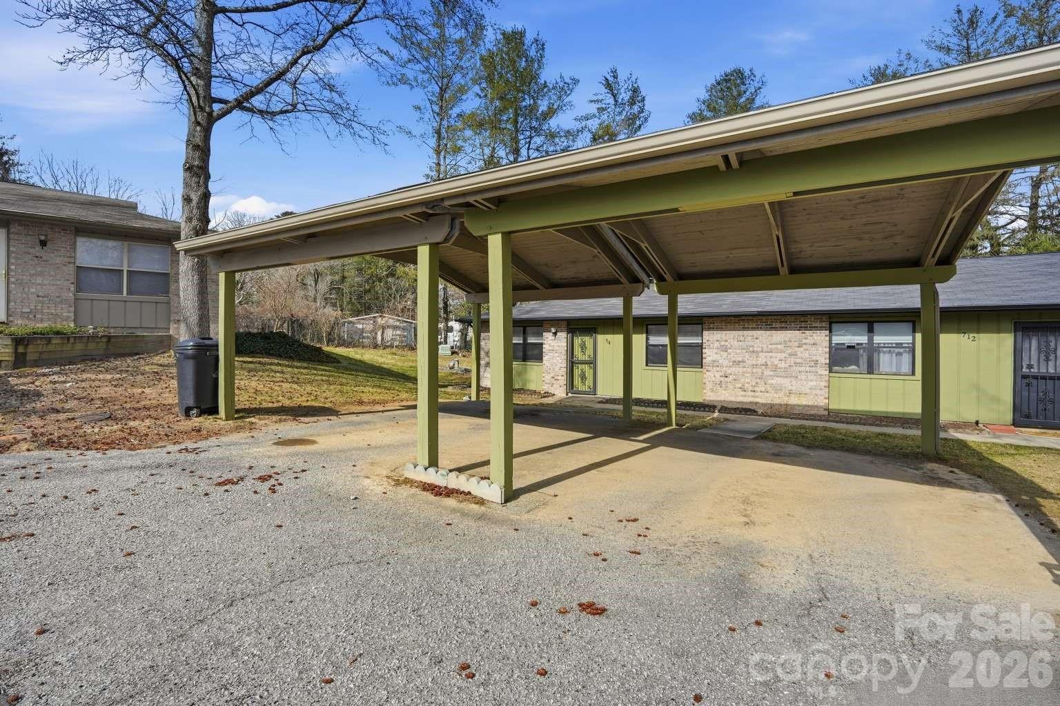 714 Farmington Circle Hendersonville NC 28739