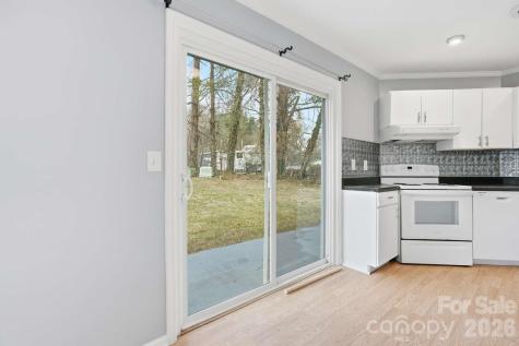 714 Farmington Circle Hendersonville NC 28739