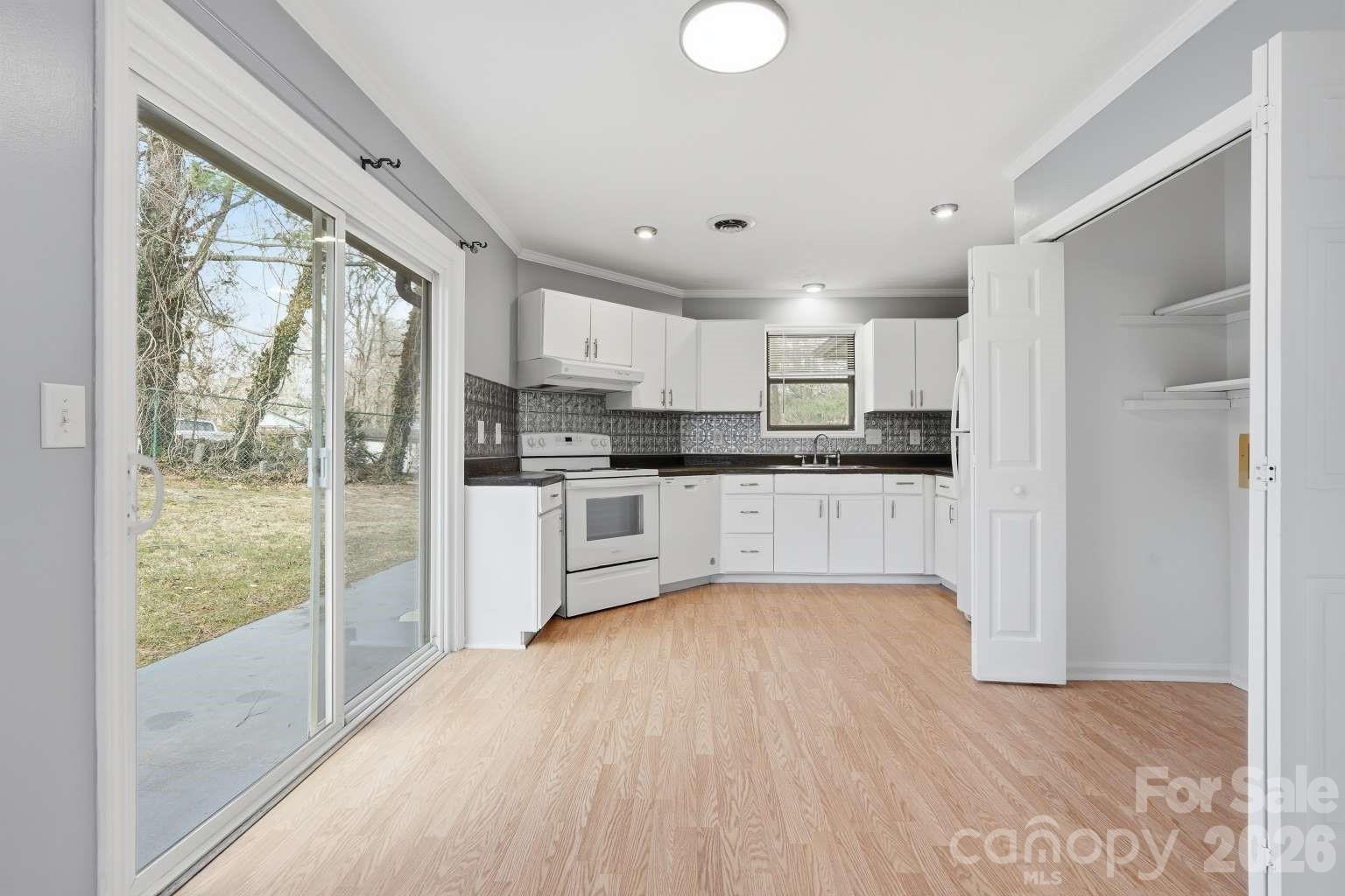 714 Farmington Circle Hendersonville NC 28739