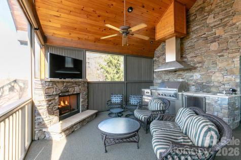 755 Andrew Banks Road Burnsville NC 28714