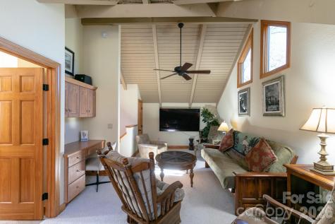 755 Andrew Banks Road Burnsville NC 28714