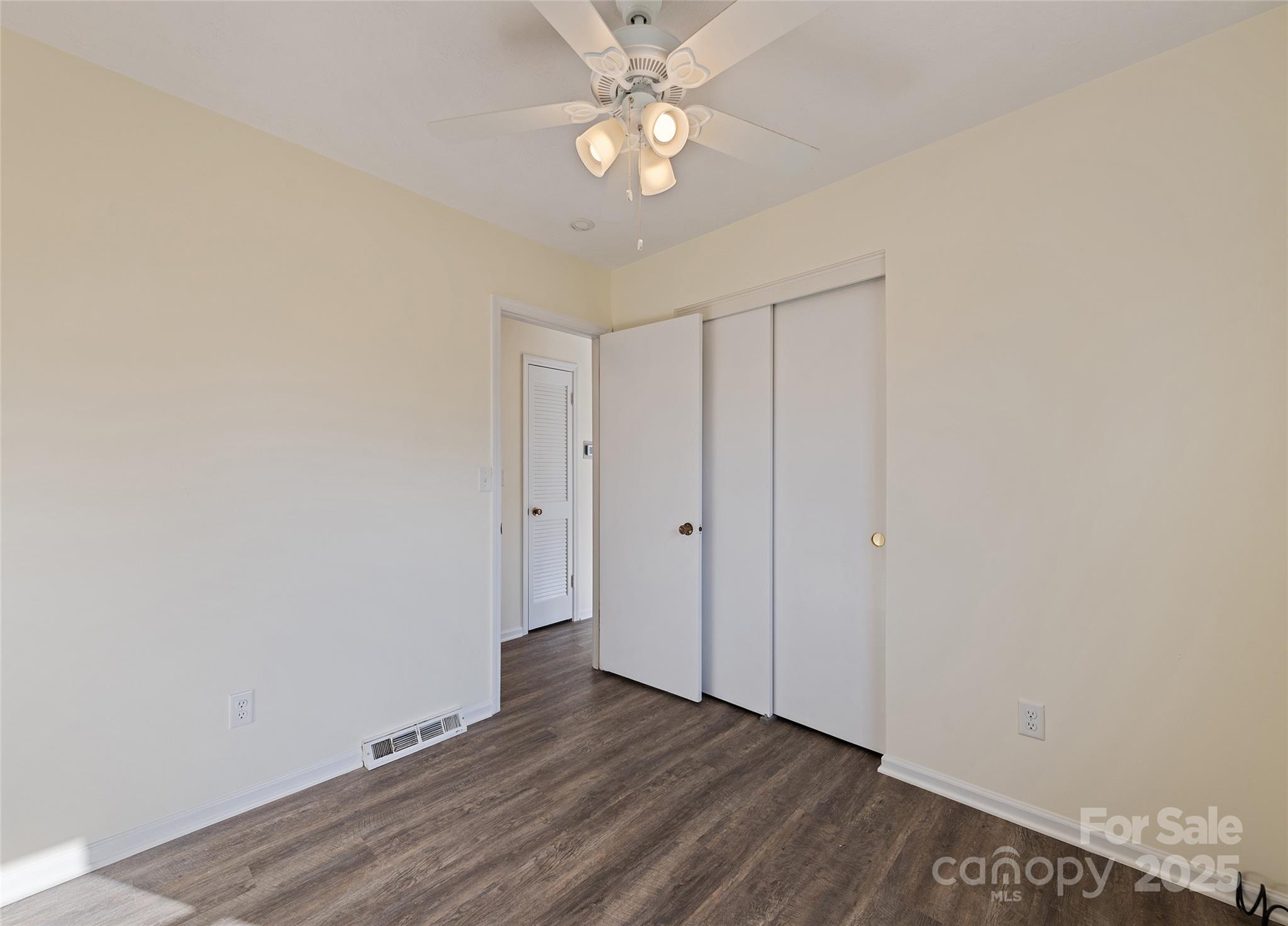 129 Willowbrook Road Hendersonville NC 28792