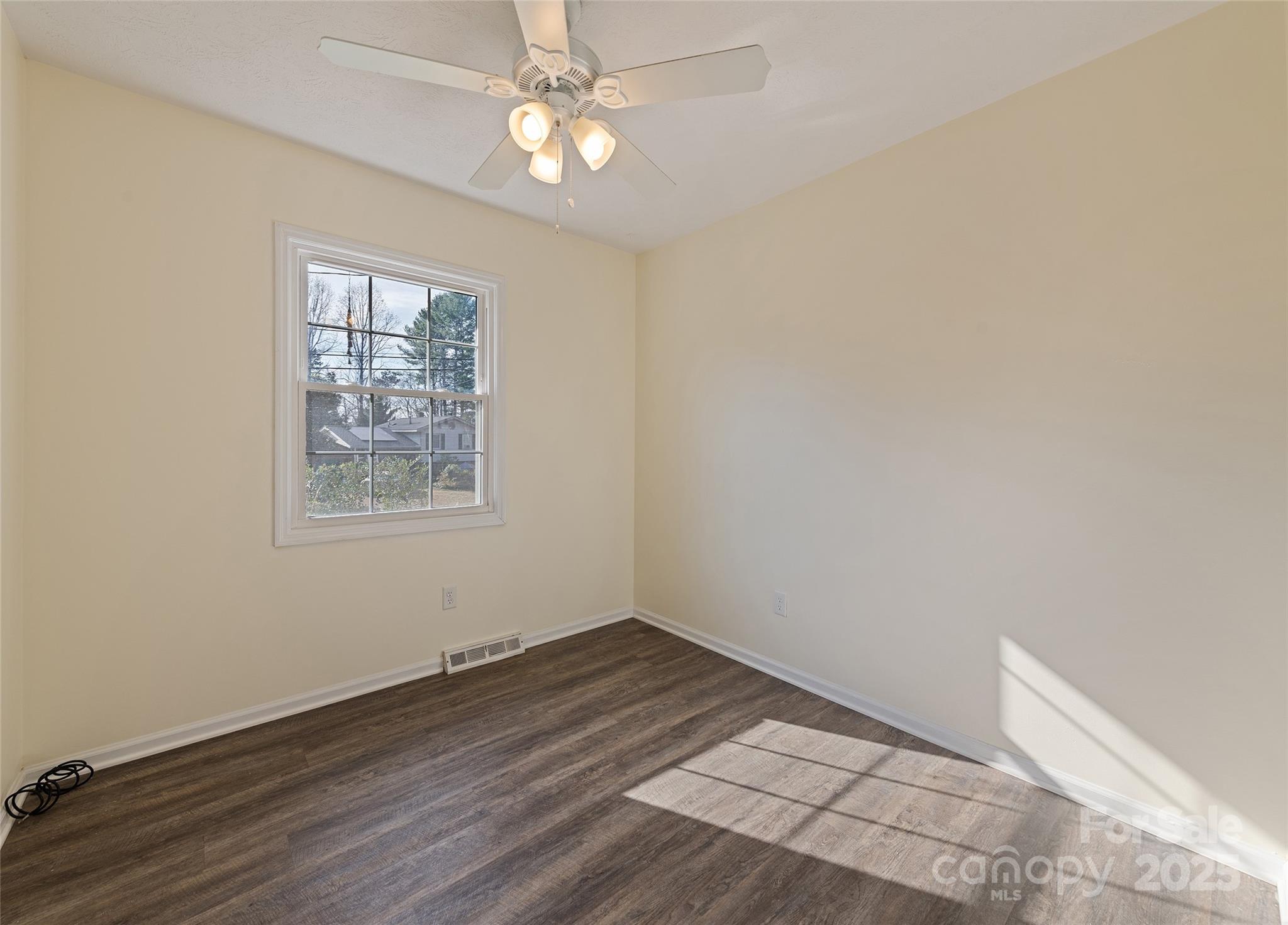 129 Willowbrook Road Hendersonville NC 28792