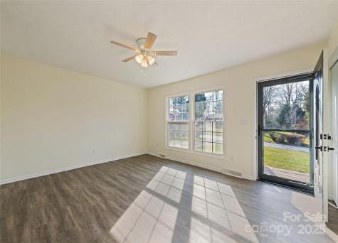 129 Willowbrook Road Hendersonville NC 28792