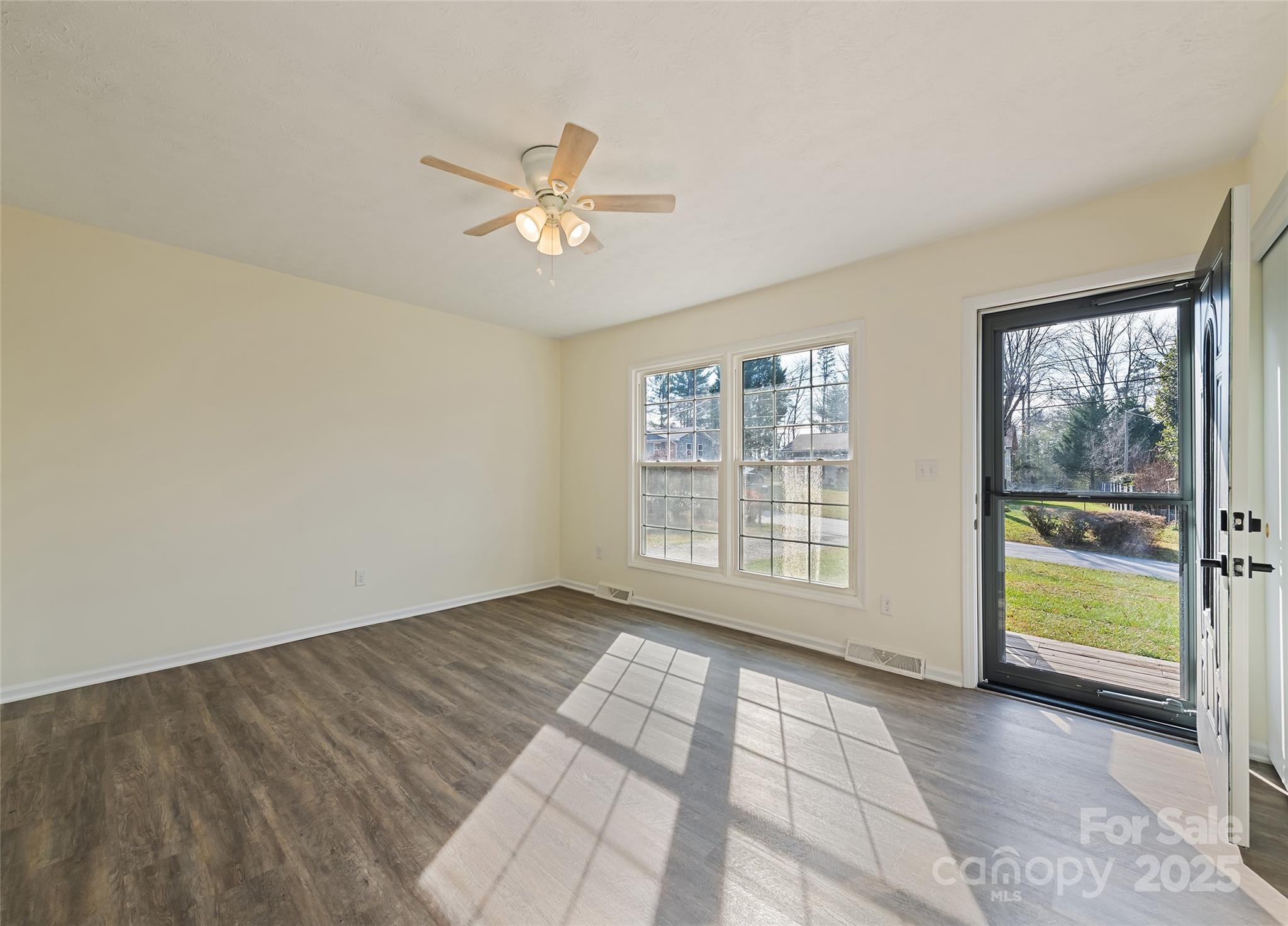 129 Willowbrook Road Hendersonville NC 28792