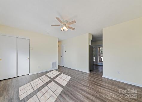 129 Willowbrook Road Hendersonville NC 28792