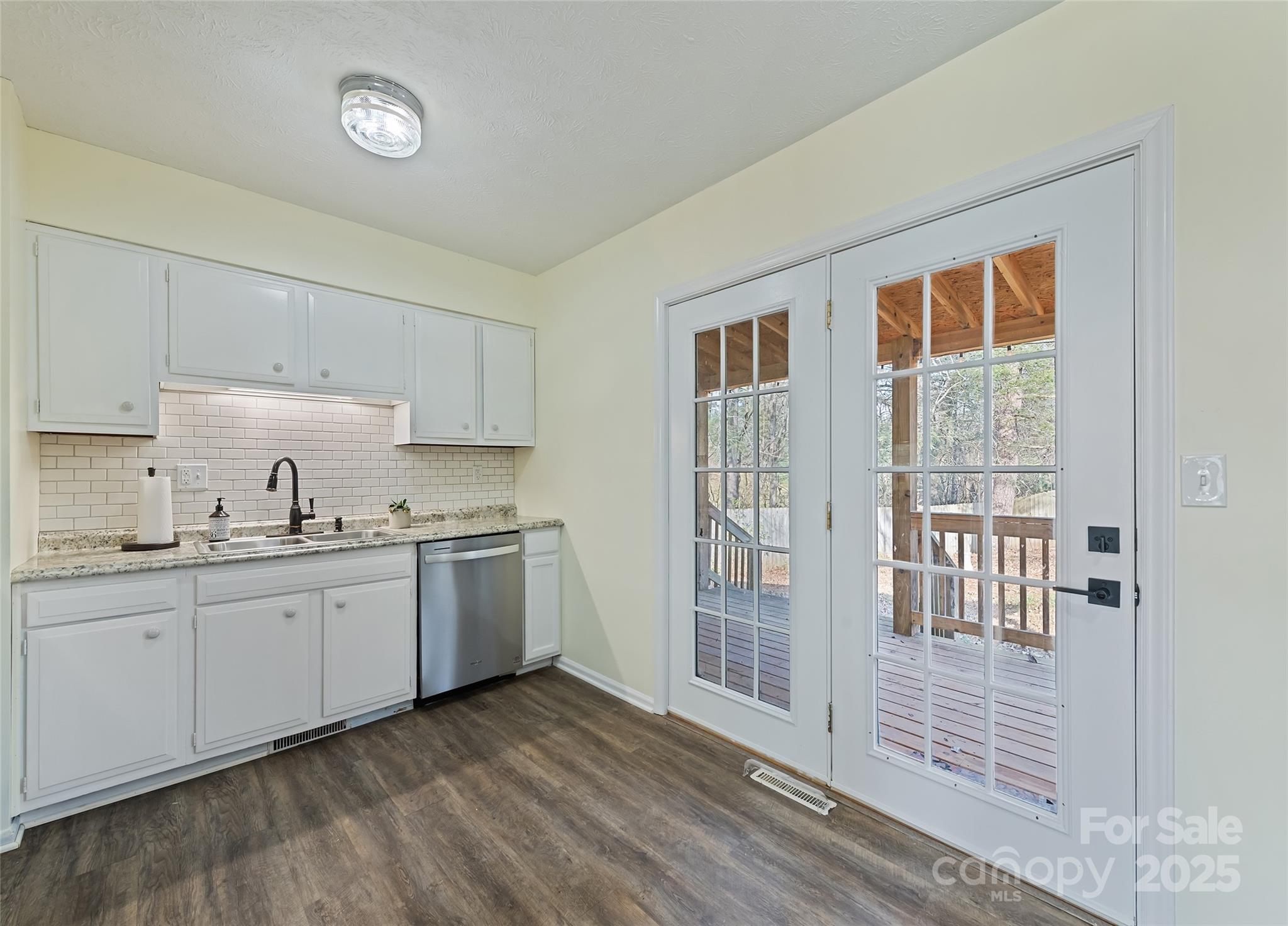 129 Willowbrook Road Hendersonville NC 28792