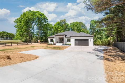 1220 Cuthbertson Road Waxhaw NC 28173